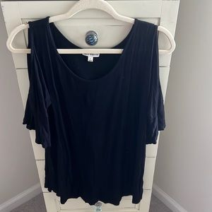 Black cold shoulder top. Size L.
